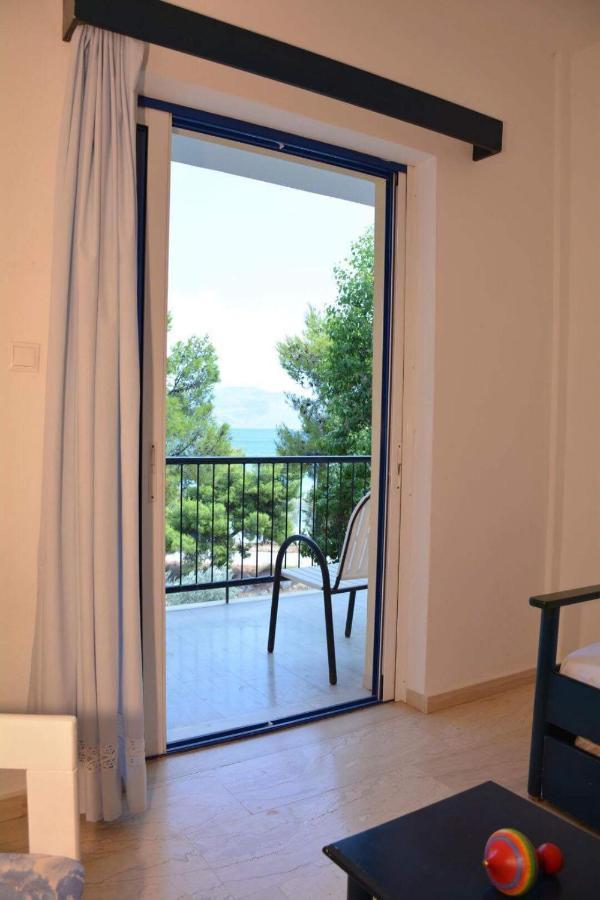 Helen'S Appartments Galaxídhion Dış mekan fotoğraf