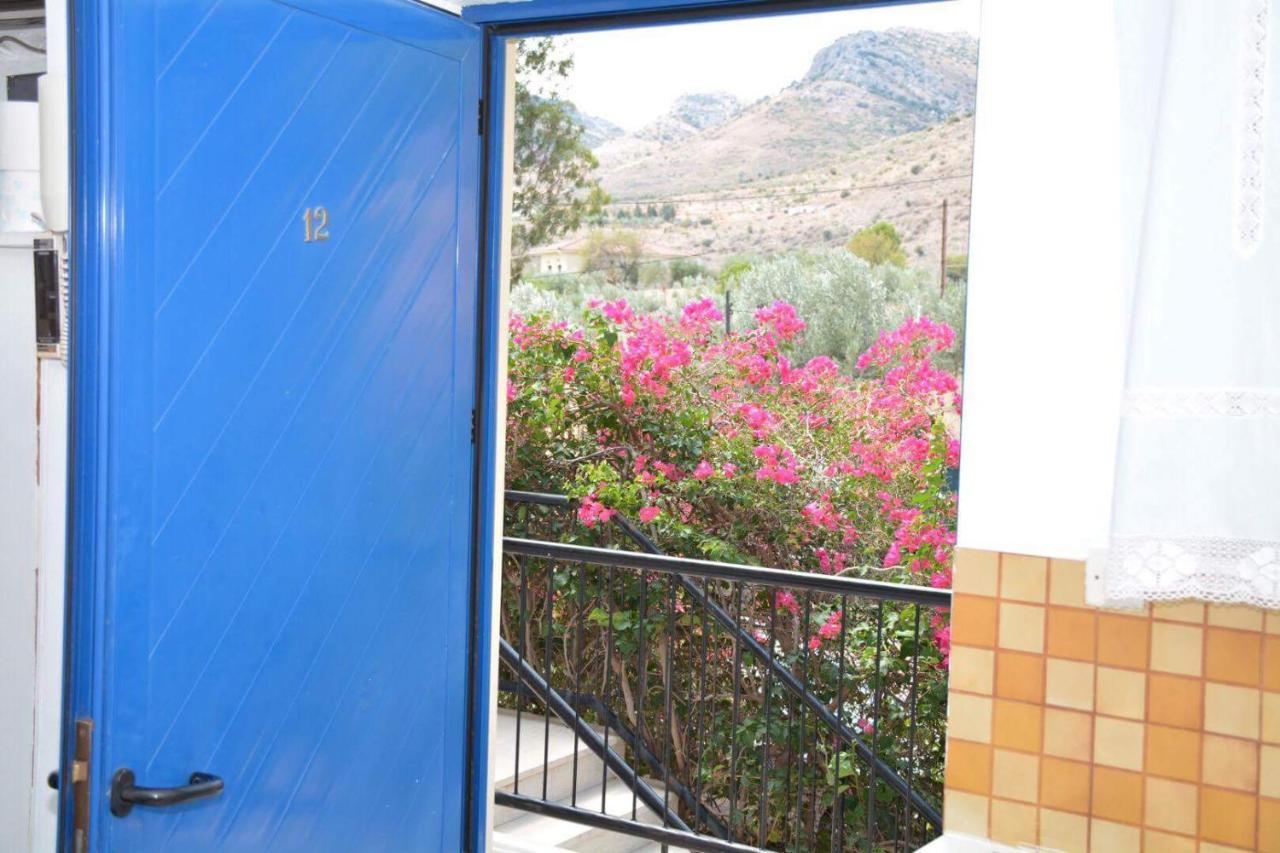 Helen'S Appartments Galaxídhion Dış mekan fotoğraf